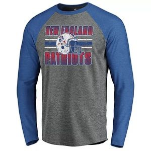 MAJESTIC Men's NFL New England Patriots Horizon Stripe Helmet Crewneck